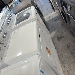 Maytag Topload Washer And Gas Dryer Set