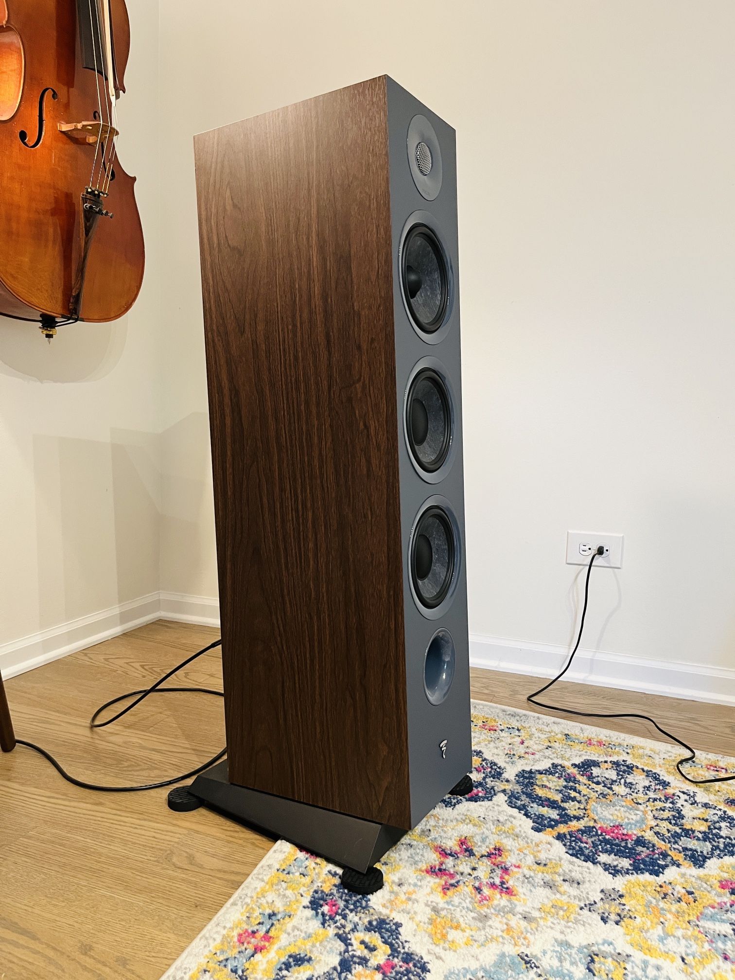 Focal Chora 826 Floorstanding Speakers & Chora Center Speaker – Like New!