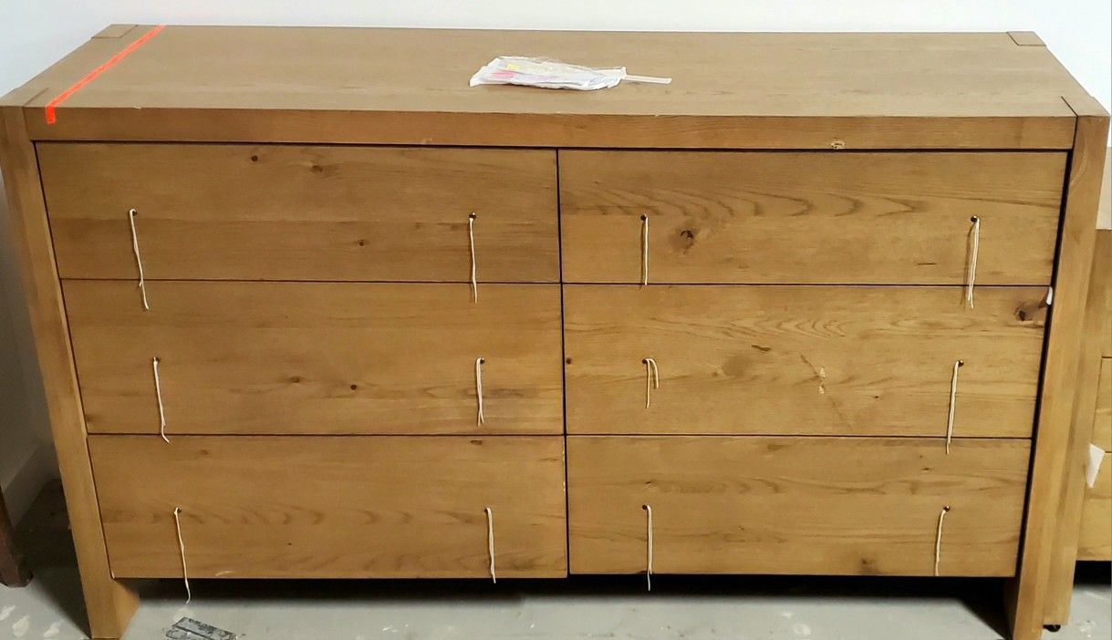 Dresser - Like-New