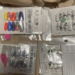 New Bundle Of 4 Nails File And Sticky Tabs Included 