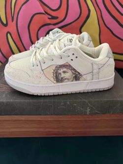 Kito Wares Passion of Christ Low Sneakers – Size 6 (unisex) – New/Never Worn – Original Box
