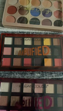 Eye shadow palettes