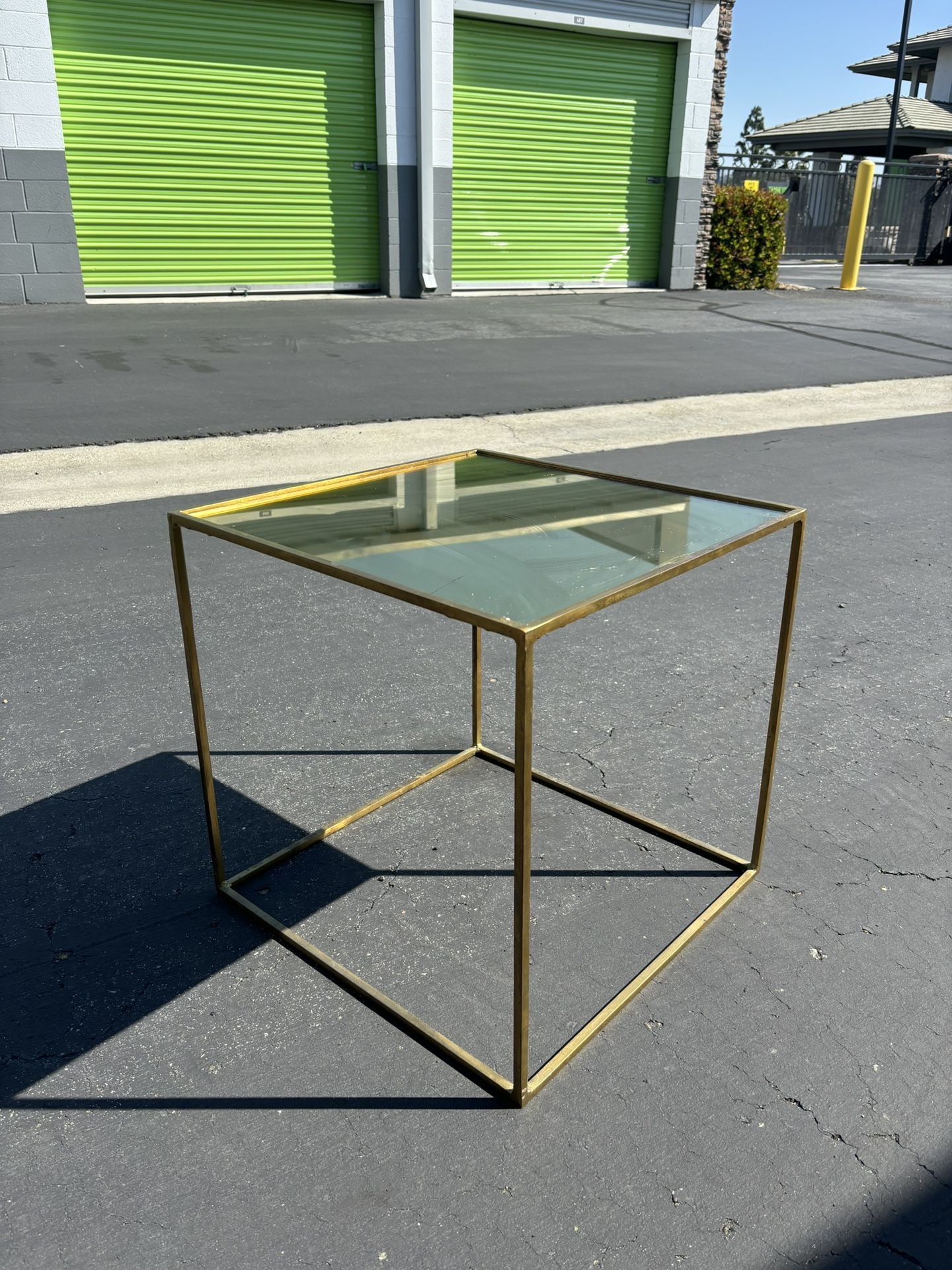 Super Cute Vintage Mirrored Side Table