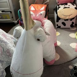 Free Stuffed Animals And Suitcase 