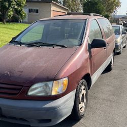2000 Toyota Sienna