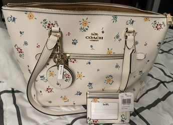 3-Pc Set Medium Tote Bag Coach NWT Wildflower With ID Case Wallet & Bag Charm/Mirror