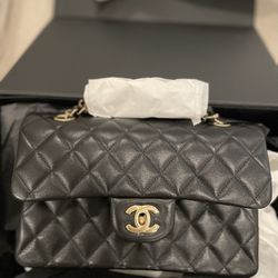 Chanel classic flap Bag - Brand New ! for Sale in Pasadena, CA - OfferUp