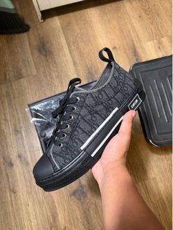 Dior shoes (READ DESCRIPTION‼️)