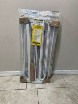 Extra Tall Adjustable Pet Gate / Safety Gate - Fits Openings 29” - 38.5”