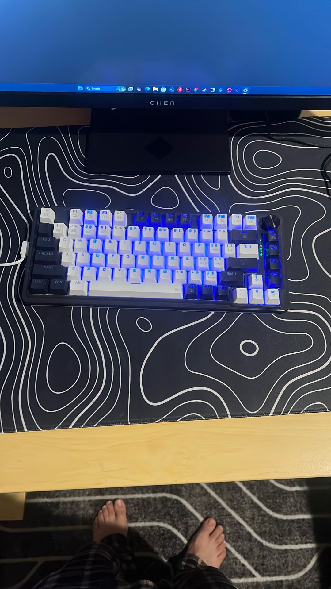 K673 Gamin red switch keyboard