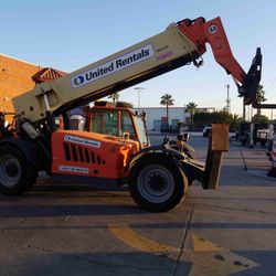 JLG 12,000 LBS Reach Fork