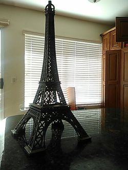 Eiffel tower decor