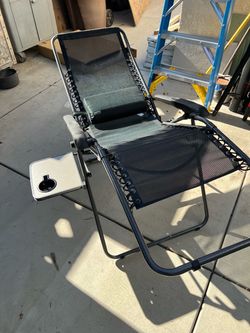 ULine Foldable Lounge Chair Like New Open Box