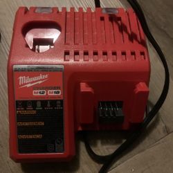 Milwaukee Charger M12 M18