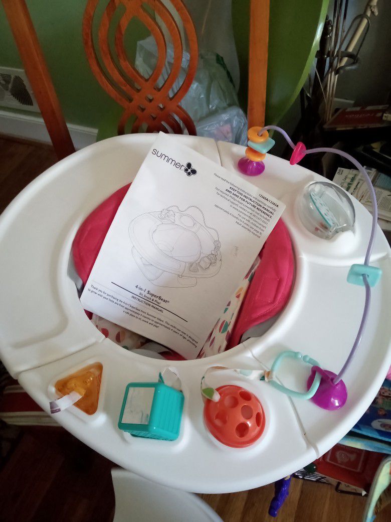 (Infant Seat) Like New Summer Booster Seat with An Activity Tray