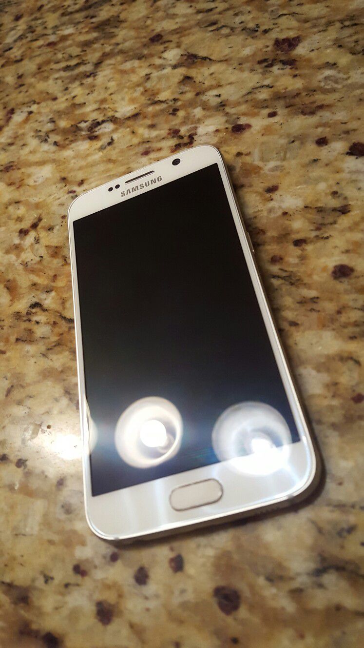Samsung Galaxy S6   •100% Unlocked 