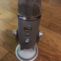 Blue Yeti  Podcast Microphone, Brand New, Works Perfect, I’ve Seen People Posting This exact Same Mike On Here Upwards of 236$ And A Little Less