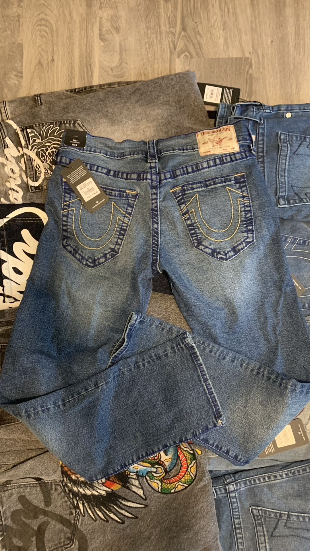 TRUE RELIGION JEANS BRAND new WITH TAG( RETAIL$200)