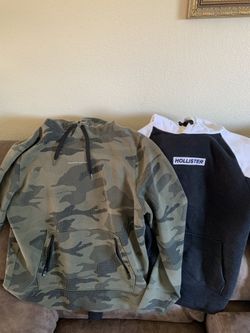 2 Hollíster sweaters 