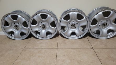Crv 2013 Original Rims 2 Available