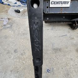 2017 F-650,  3,000lbs Liftgate 