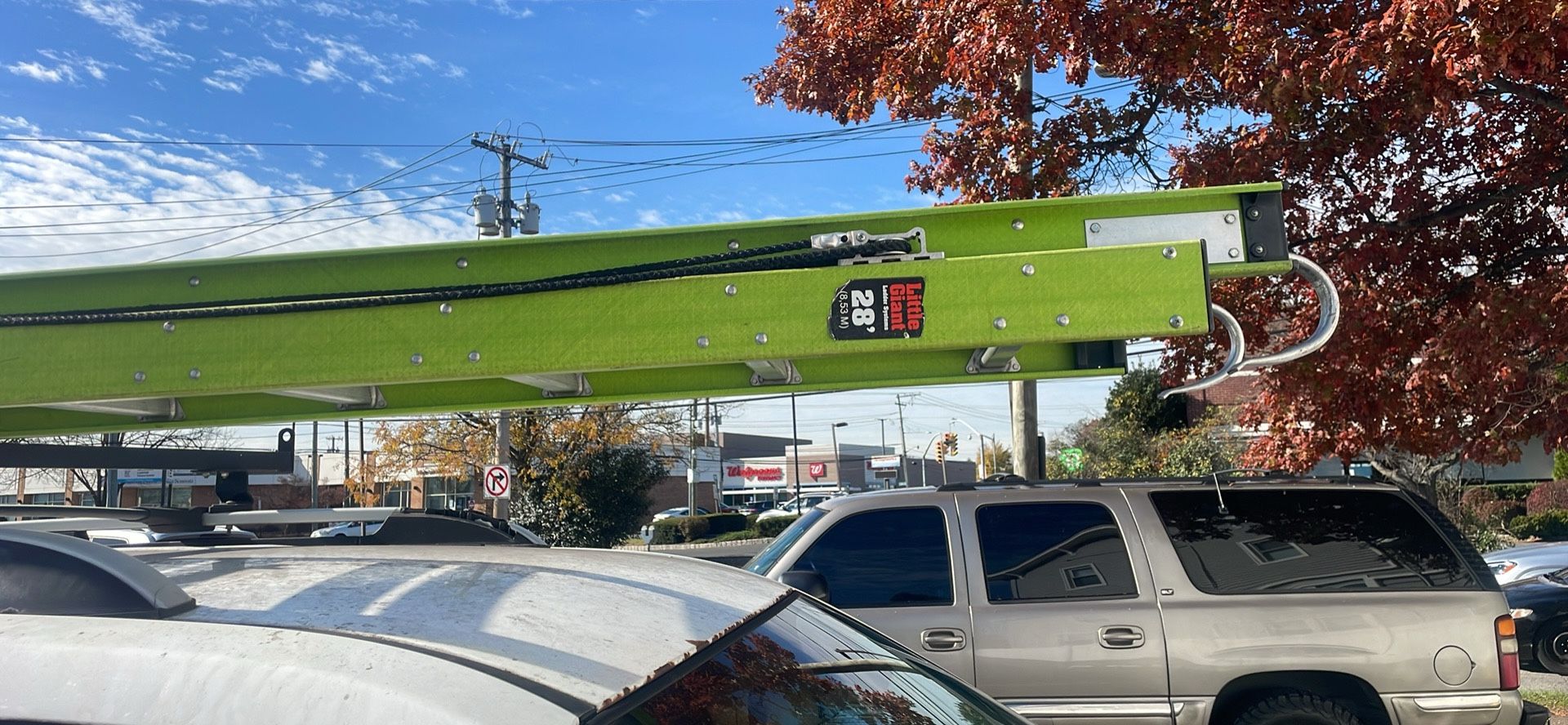 28ft Fiberglass Ladder