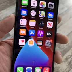 iPhone X UNLOCKED FOR ANY CARRIER W/Charger