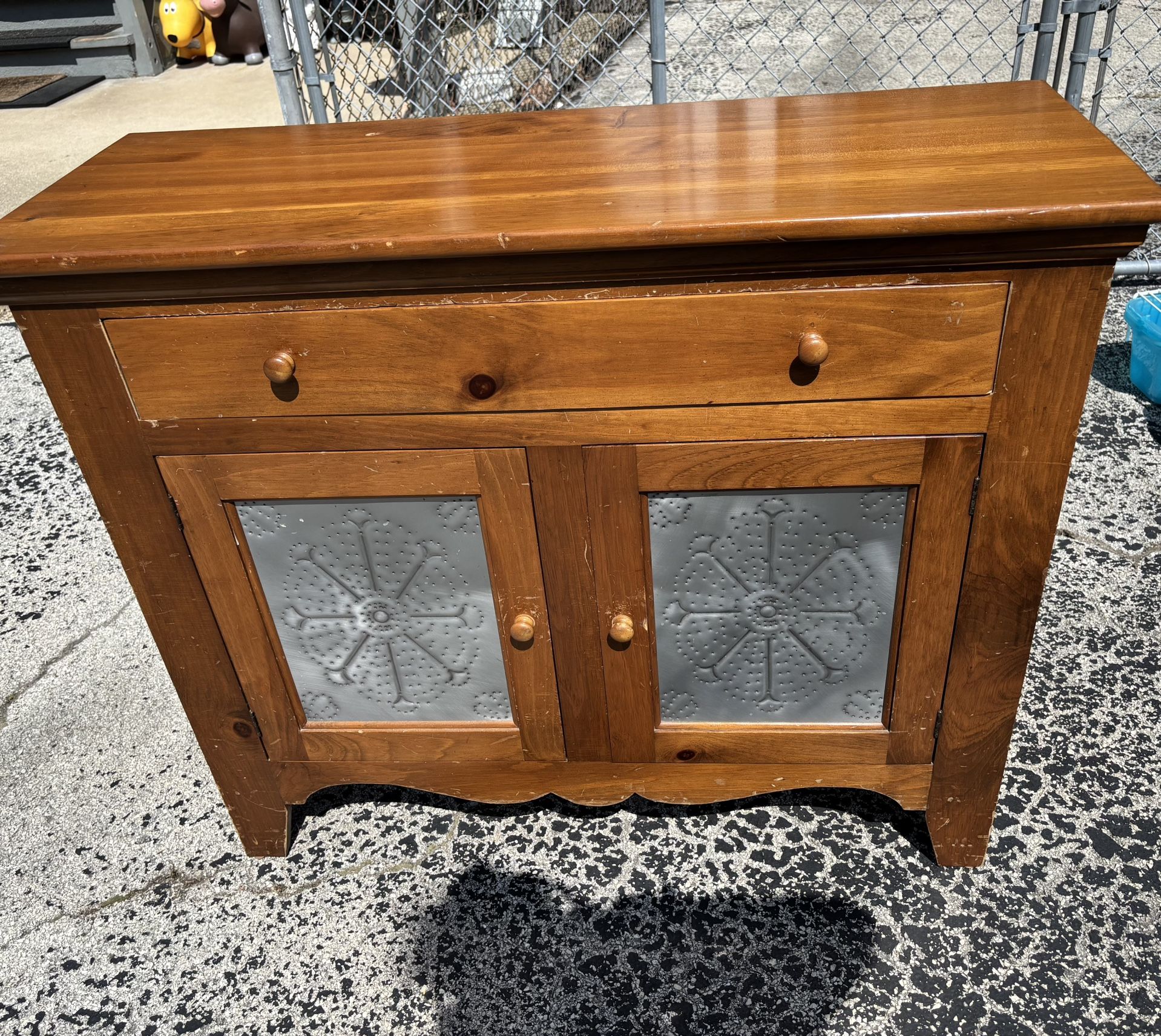 Wood Entryway Table. Kitchen.
