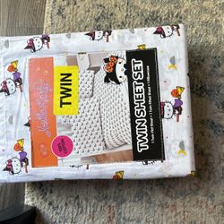 Hello Kitty, twin sheets