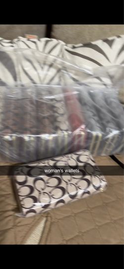 woman’s hand bags
