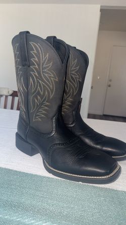 Black Ariat Cowboy Boots