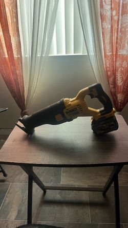 DEWALT 20V MAX XR Brushless Reciprocating Saw w/ FLEXVOLT 6.0Ah Battery.