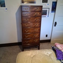 Nice Wooden Dresser 