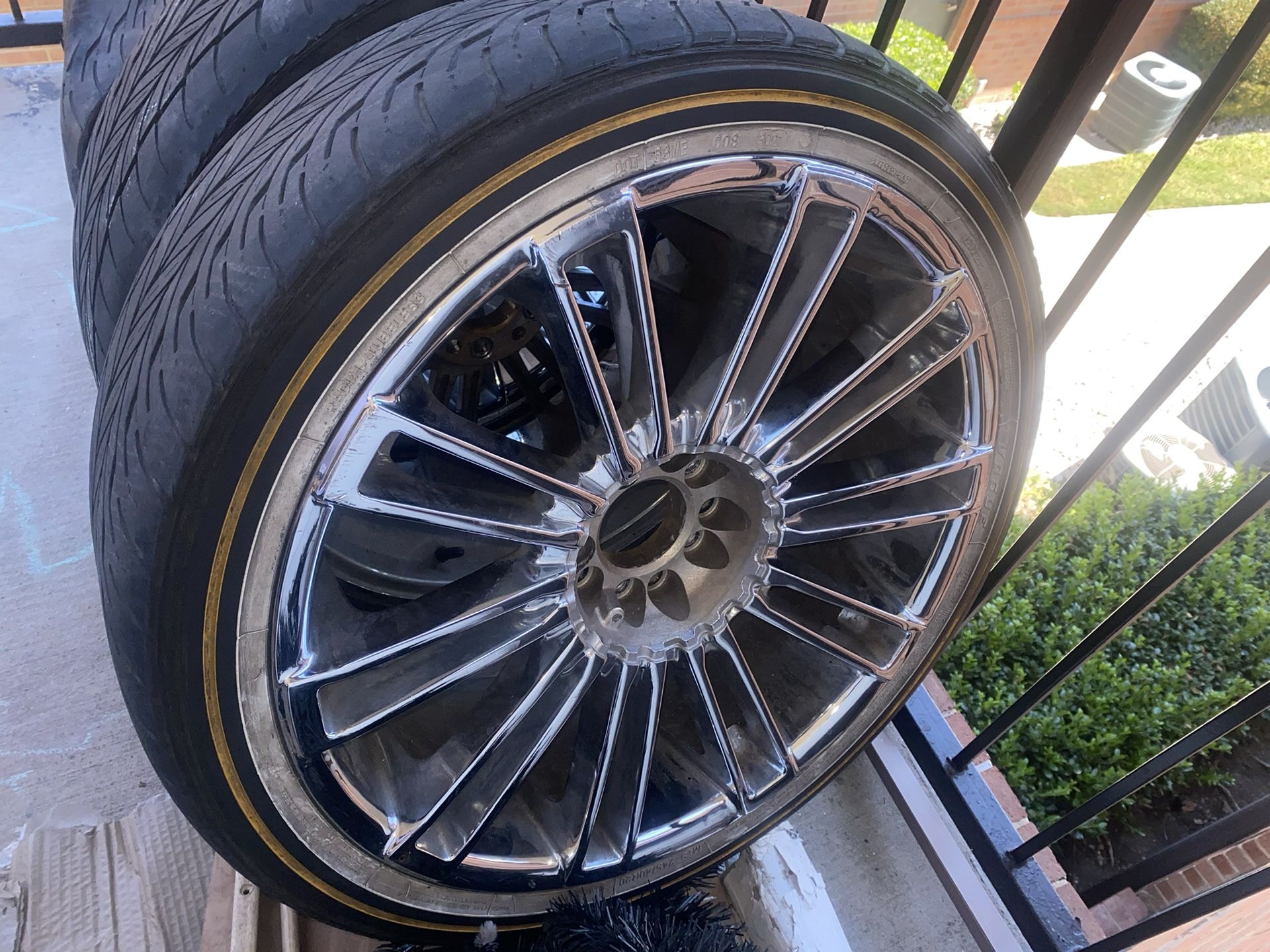 20 Inch Rims On Vogues 520 for Sale in Garland, TX - OfferUp