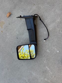 LH/driver mirror tow