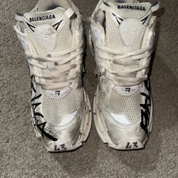 Balenciaga Runner White Graffiti 