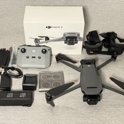 DJI Mavic 3 Drone Perfect Condition with Controller, 2 Batteries, ND Filters, and Extras