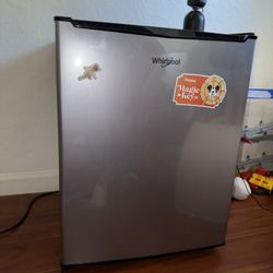 Mini Fridge 