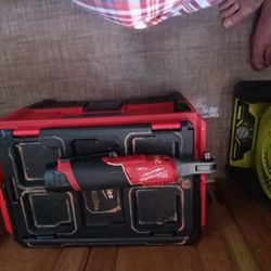 Milwaukee M12 Ratchet 3/8