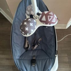 4moms mamaRoo 