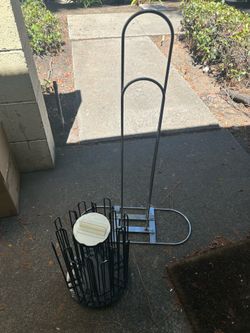 Hanger rack and spinning metal