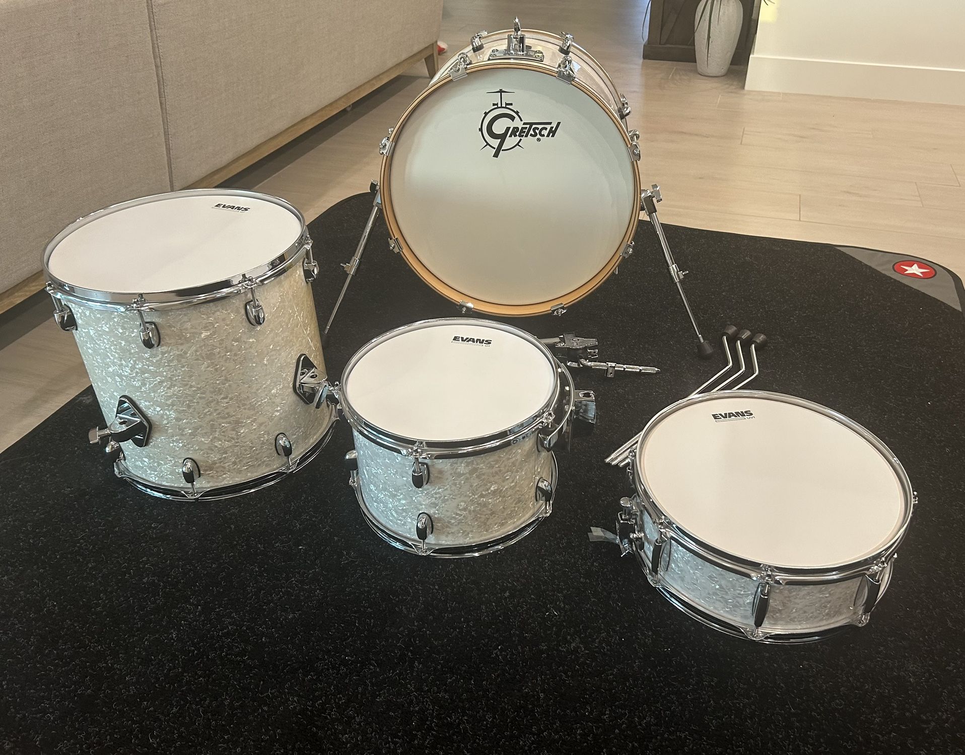 Gretsch Drums Catalina Club 4 Piece Kit with 18” Bass Drum Vintage Marine