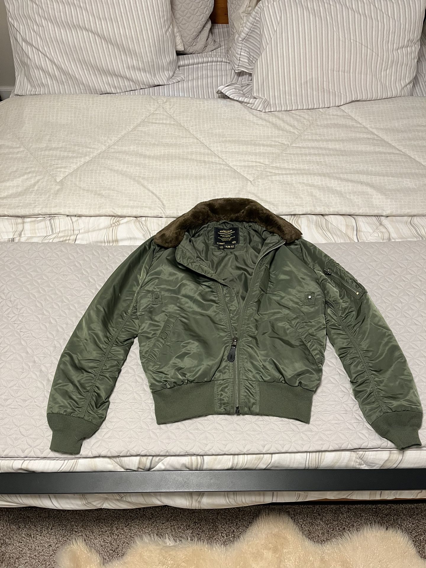 Vintage Alpha Industries Inc. Bomber Jacket Size Large Slim Fit in Excellent Condition