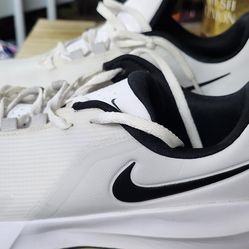 Infinity Nike cletless golf tennis shoes