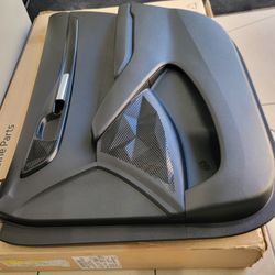 2021 to 2023 Kia Seltos Front Door Panel Trim Cover. Passenger Side/RH OEM