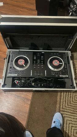 Numark NS7 DJ equipment
