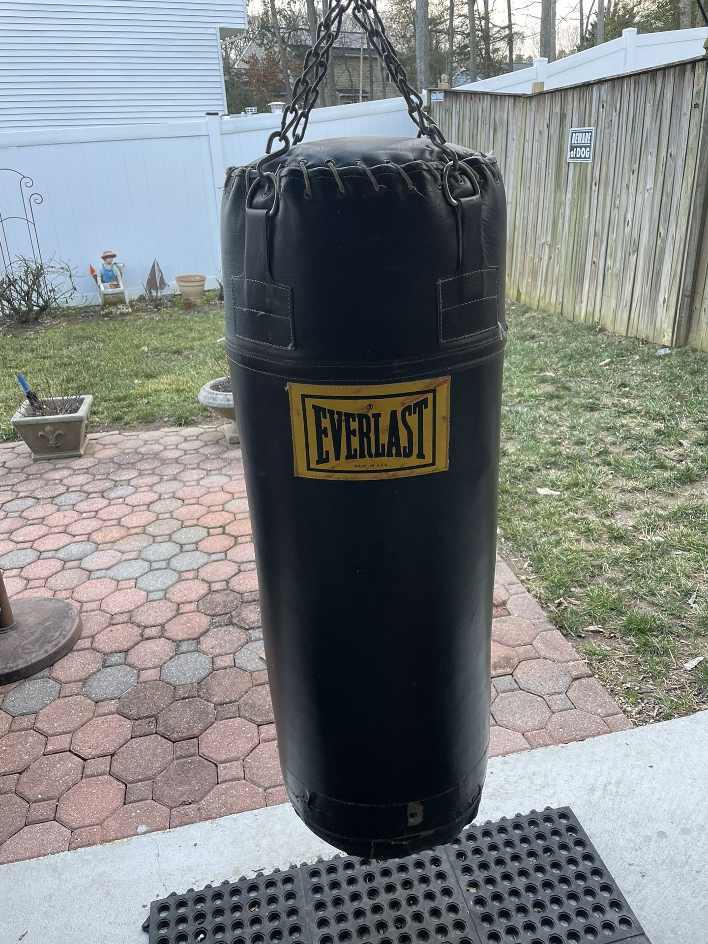 Everlast 80lbs Punching Bag