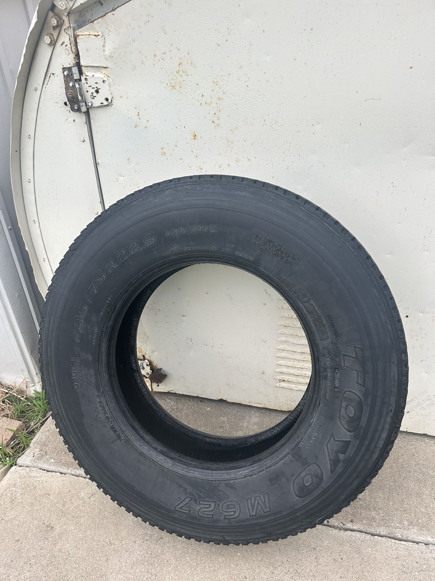 4 DRIVE AXLE TOYO SEMI TIRES 🛞 295/75 R 22.5 DRIVE TIRES /NO RECAP