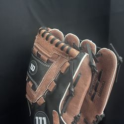 Wilson A350 Baseball glove 12’’ Leather Palm Glove (BRAND NEW NEVER USED)