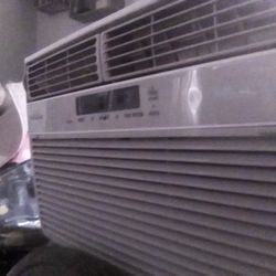 Frigidaire Ac Unit Works Really Good It's On Sale Tonight For $75